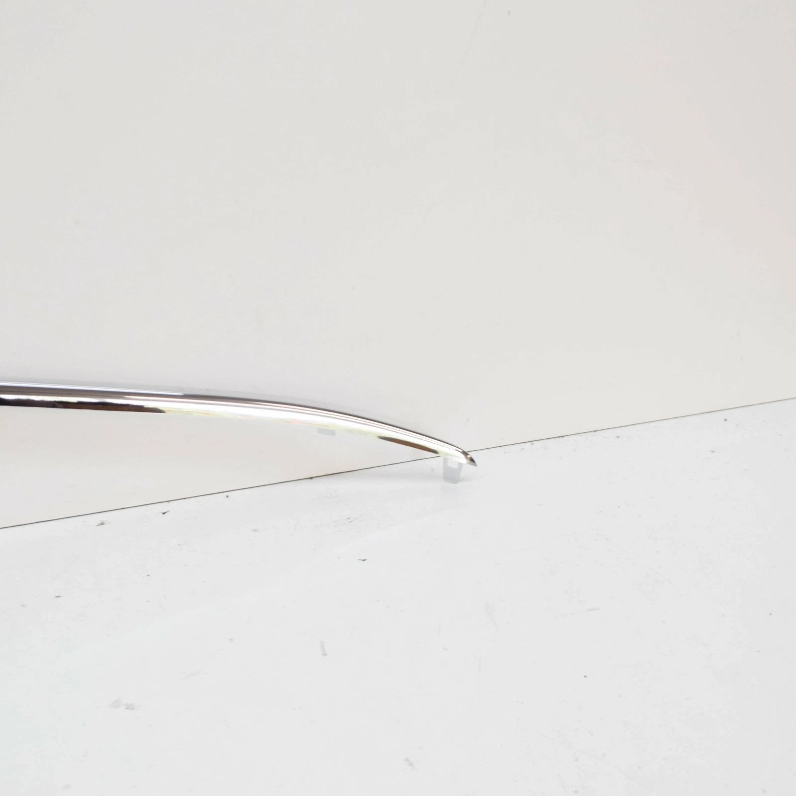 NEW MERCEDES-BENZ SLK R172 FRONT BUMPER CENTER MOLDING A1728850321