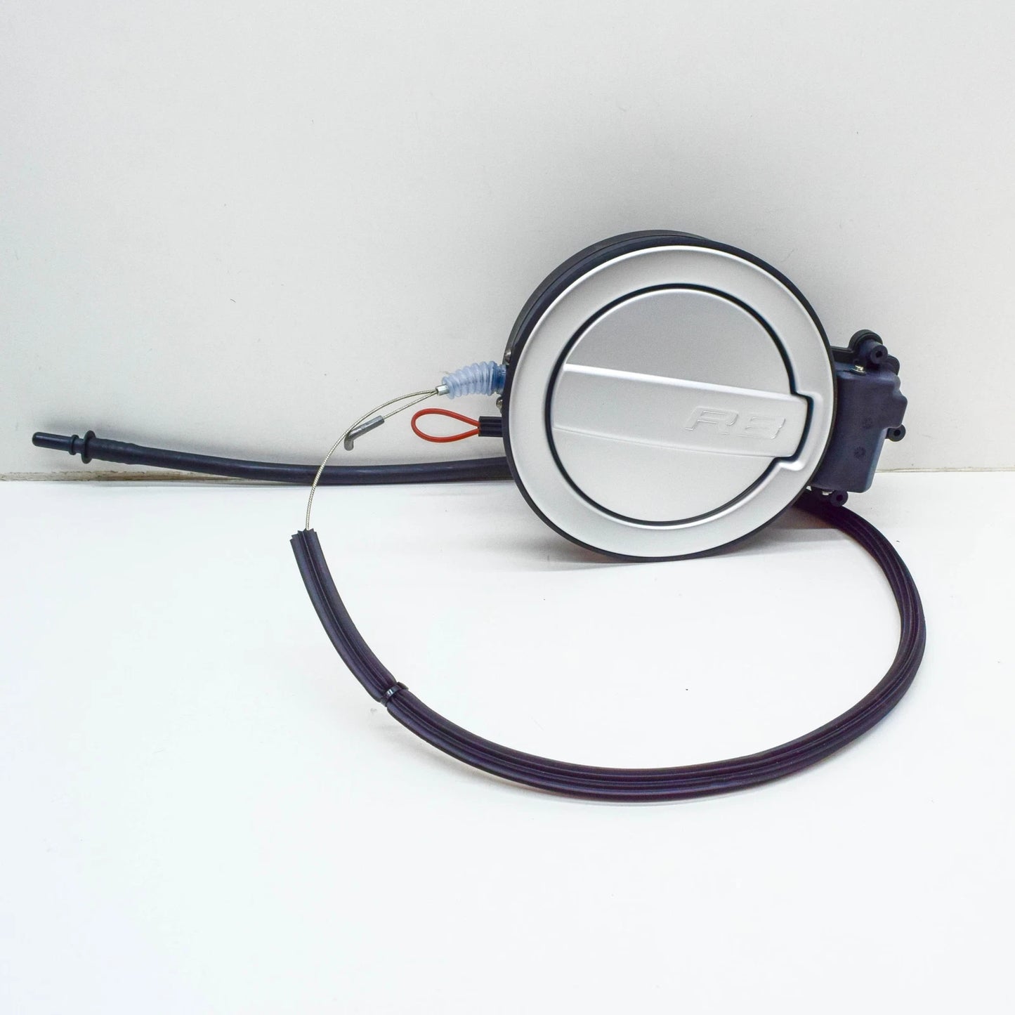 NEW AUDI R8 RIGHT SIDE FUEL FILLER CAP COVER 427809900C ORIGINAL