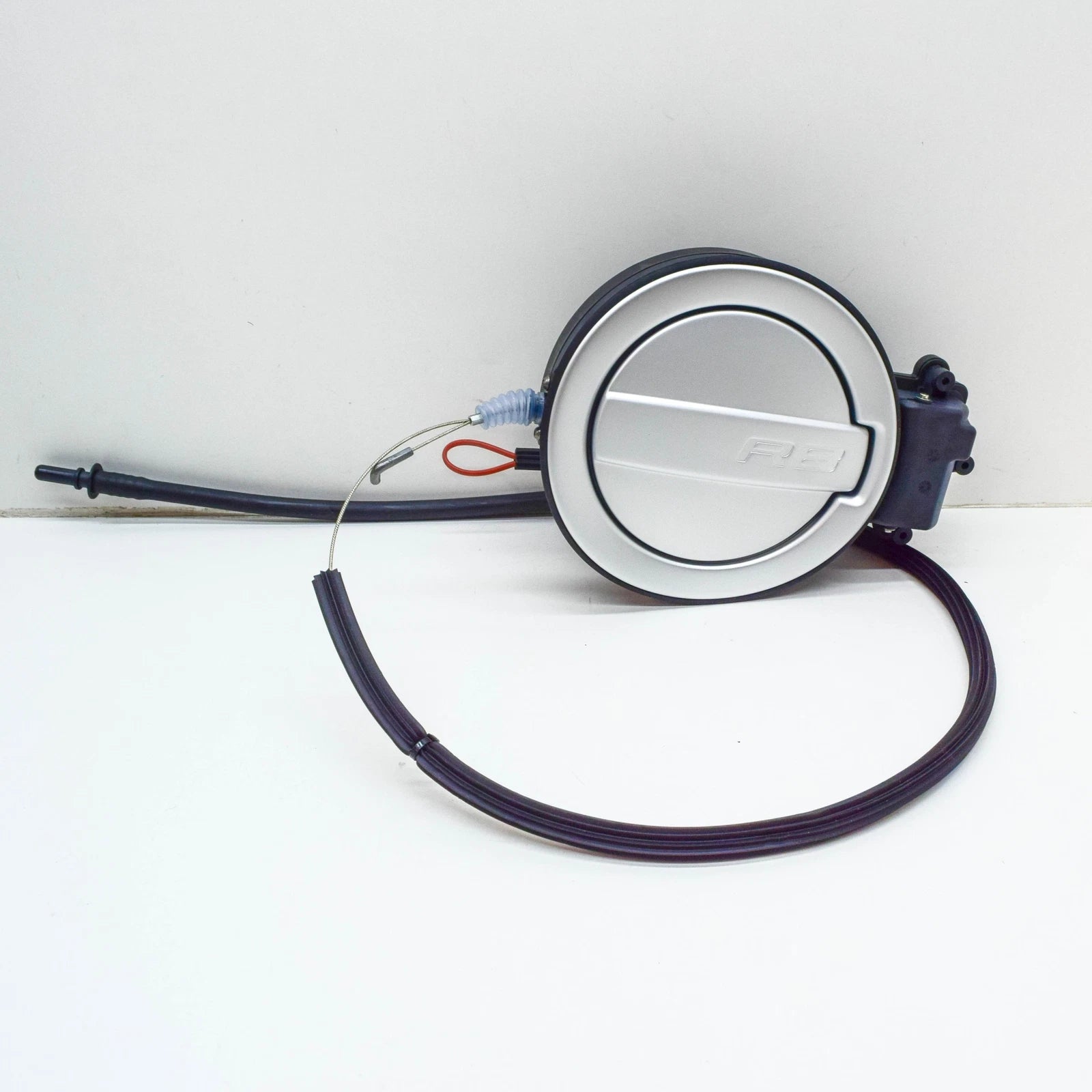 NEW AUDI R8 RIGHT SIDE FUEL FILLER CAP COVER 427809900C ORIGINAL