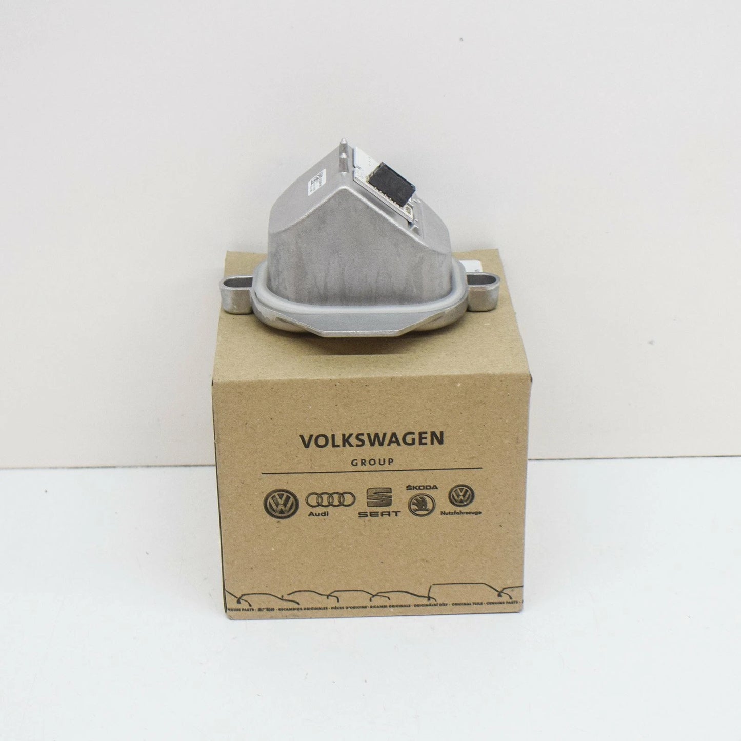 NEW AUDI Q3 8U FRONT RIGHT HEADLAMP LED UNIT 8U0941475C ORIGINAL