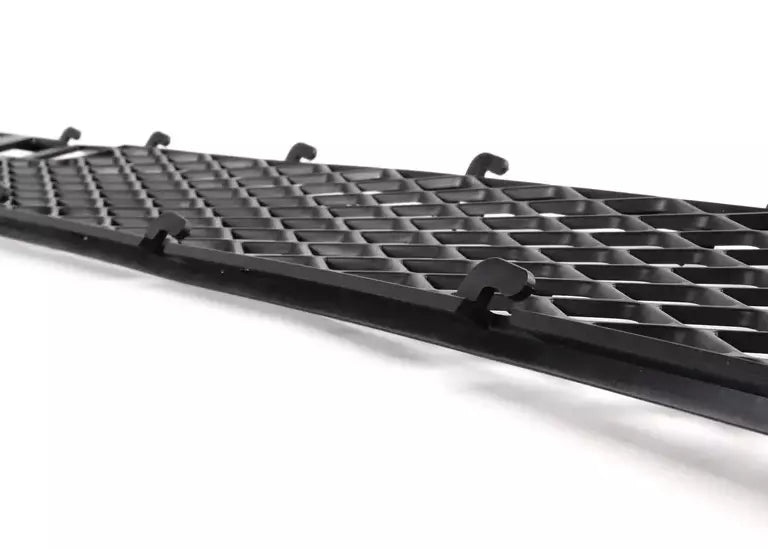 NEW BMW X3 E83 FRONT BUMPER CENTRE LOWER GRID GRILLE 51113400908 ORIGINAL