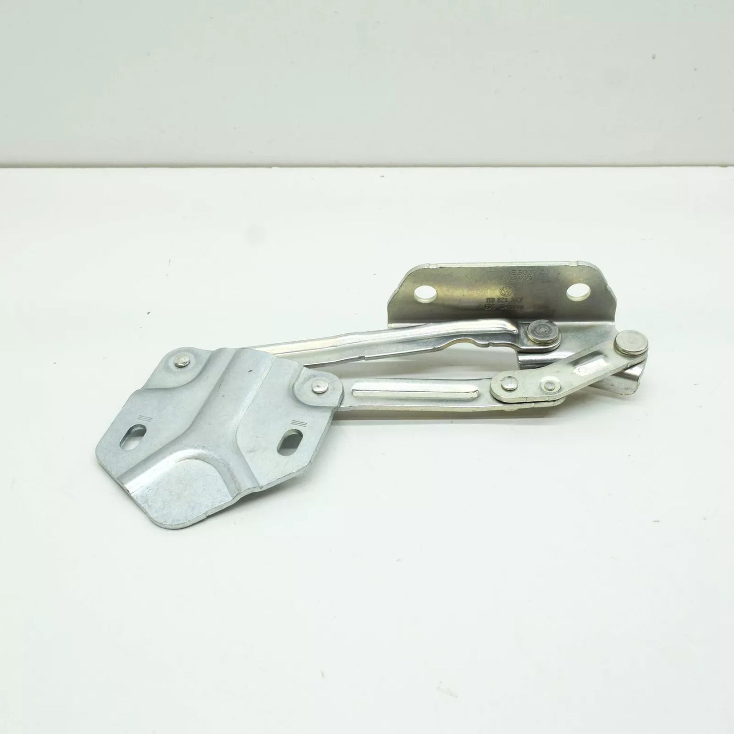 NEW VOLKSWAGEN TOURAN 1T FRONT RIGHT BONNET HINGE 1T0823302F ORIGINAL