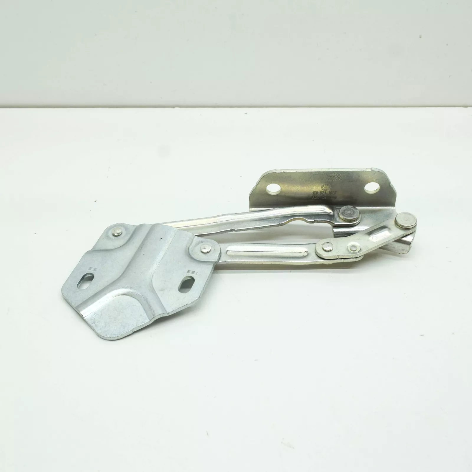 NEW VOLKSWAGEN TOURAN 1T FRONT RIGHT BONNET HINGE 1T0823302F ORIGINAL