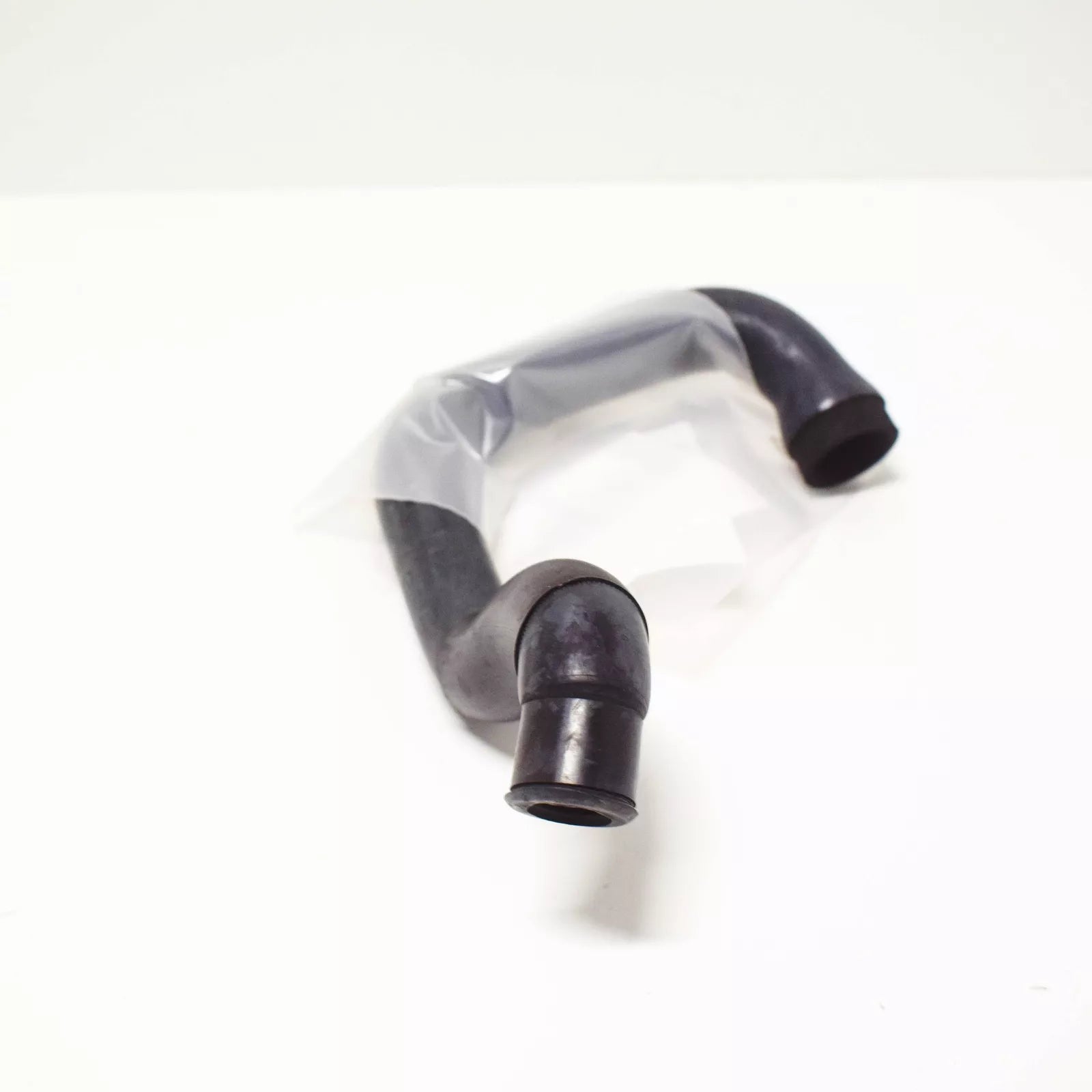 NEW BMW 5 E39 2.8I AIR HOSE IDLE CONTROL VALVE TO BOOT 13411740950 ORIGINAL