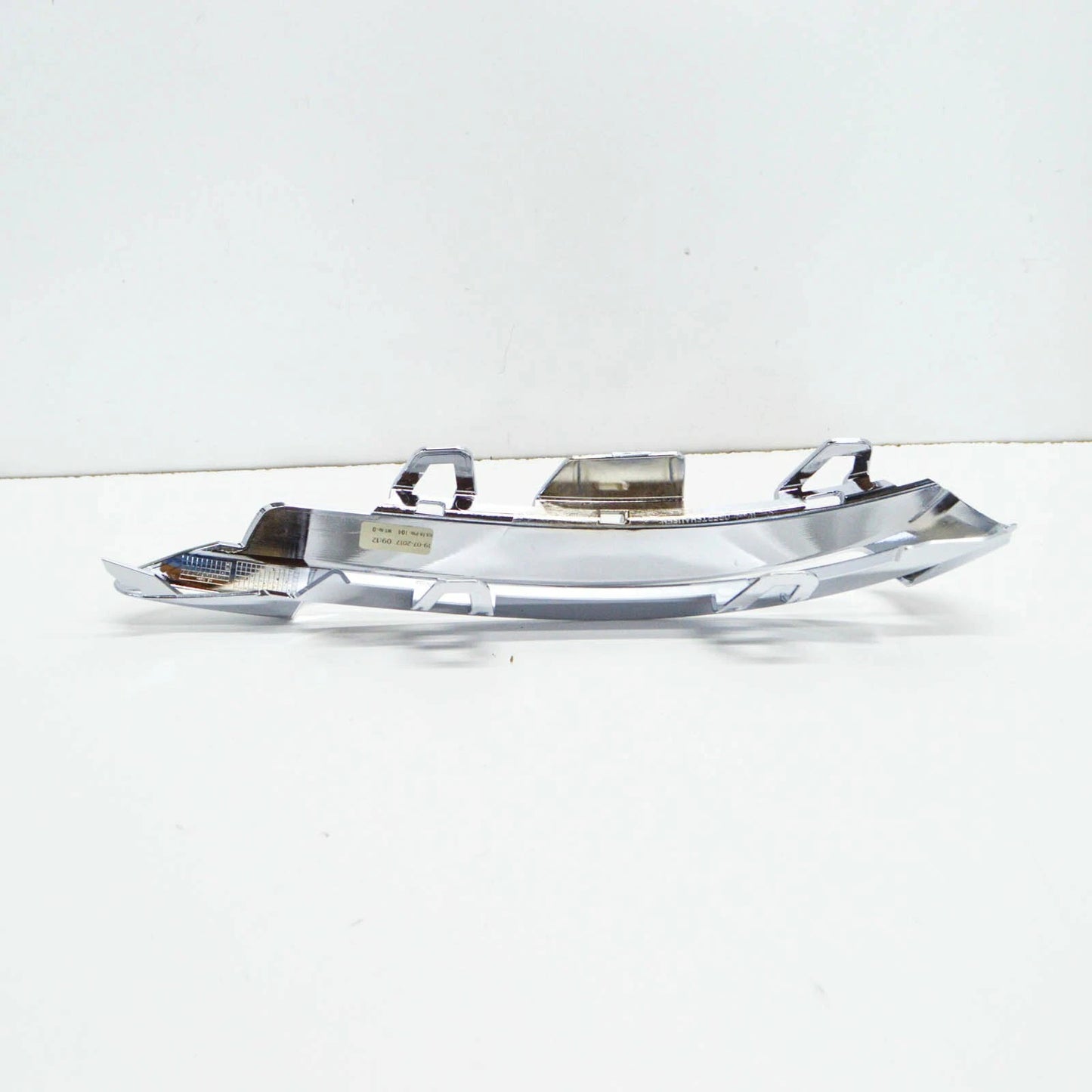 NEW MERCEDES-BENZ C-CLASS W204 FRONT RIGHT DRL LIGHT TRIM A2048852874