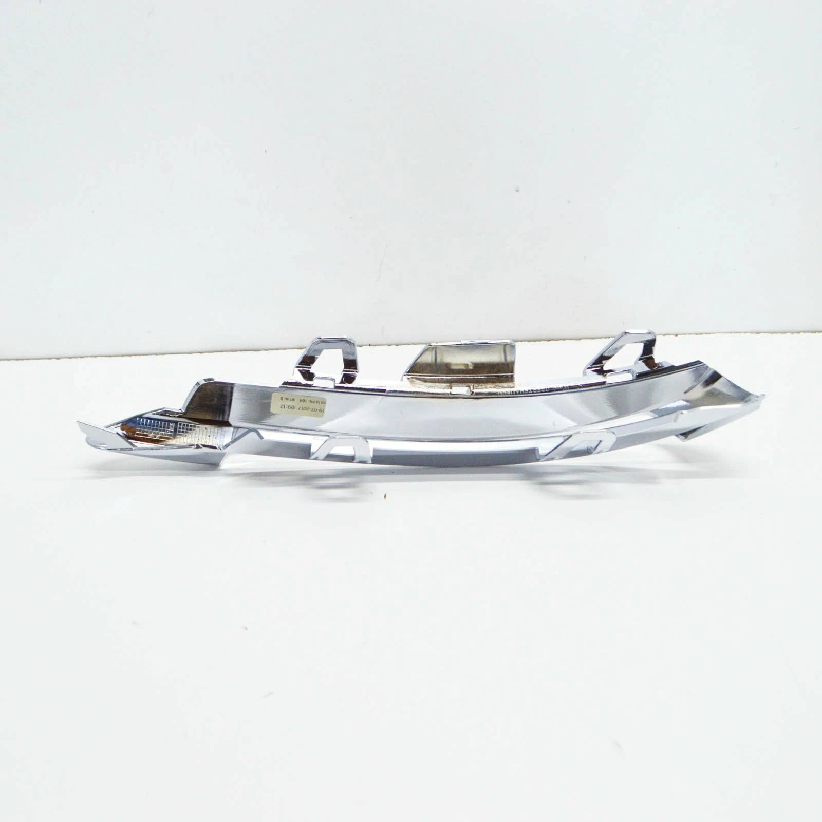 NEW MERCEDES-BENZ C-CLASS W204 FRONT RIGHT DRL LIGHT TRIM A2048852874