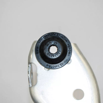 NEW BMW 5 G30 RADIATOR UPPER RIGHT BRACKET 51647357220 ORIGINAL