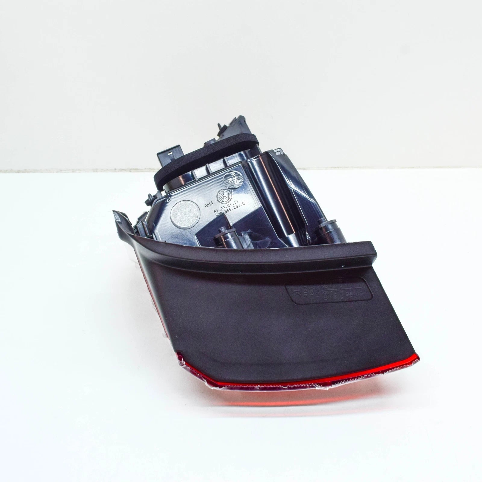 NEW VW GOLF R VII REAR LEFT TAILLIGHT 5G0945207C ORIGINAL