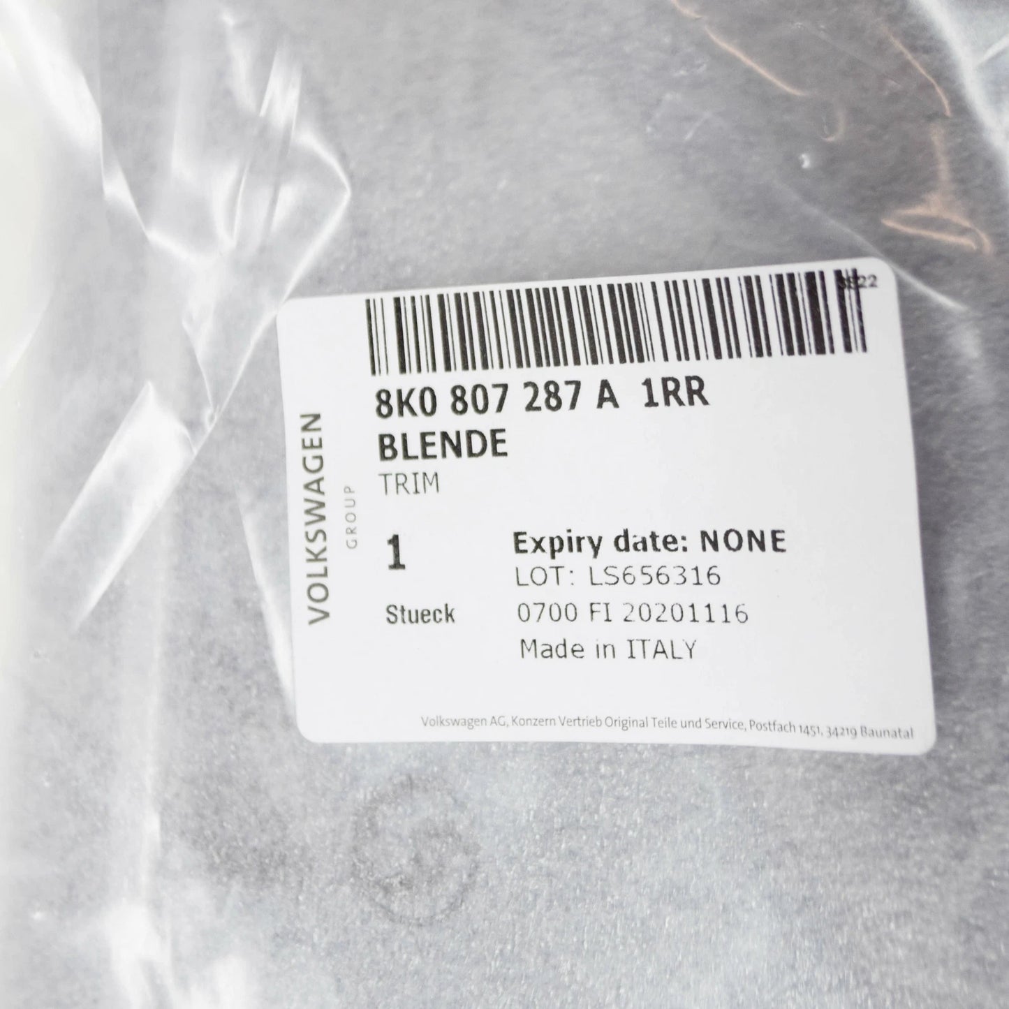 NEW AUDI A4 B8 FRONT BUMPER LICENSE PLATE FILLER TRIM 8K0807287A1RR