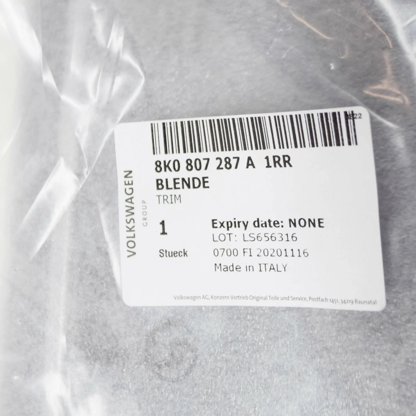 NEW AUDI A4 B8 FRONT BUMPER LICENSE PLATE FILLER TRIM 8K0807287A1RR