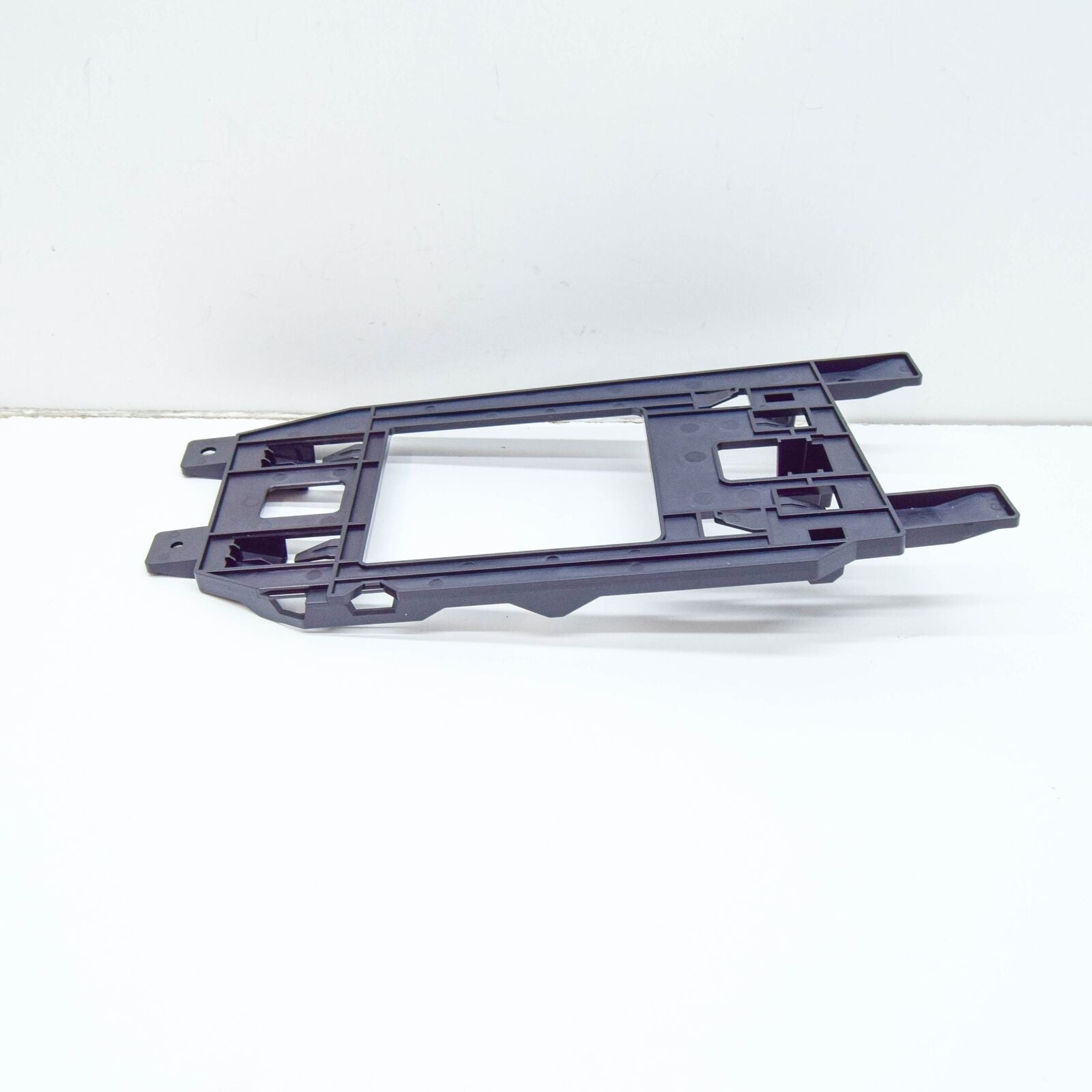 NEW AUDI A4 ALLROAD B9 RADIO AMPLIFIER BRACKET 8W0907514 ORIGINAL