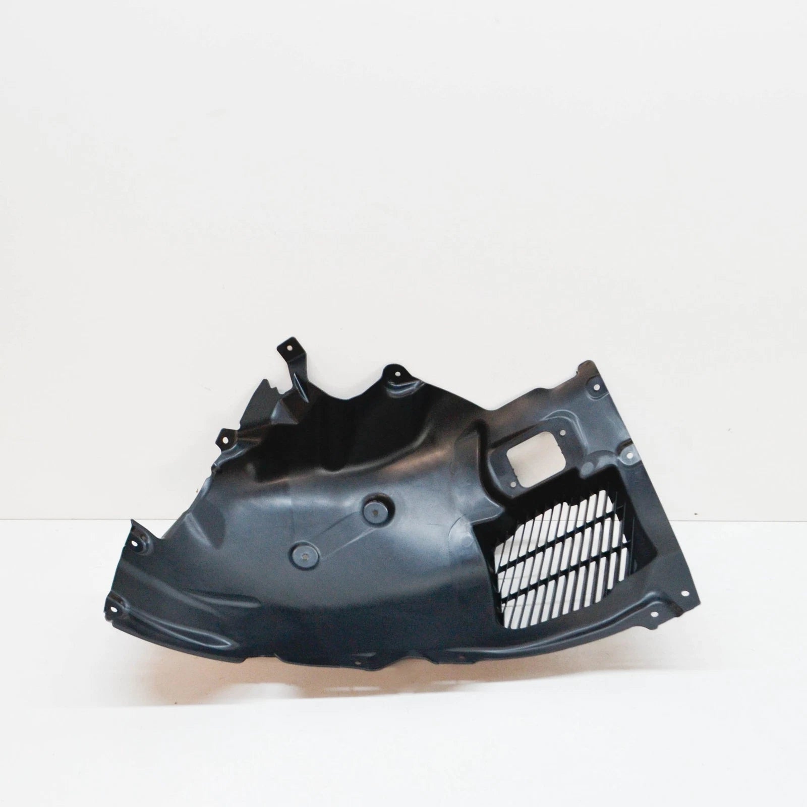 NEW BMW 3 G20,G28 FRONT LEFT INNER FENDER FRONT PART 7340909 51717340909