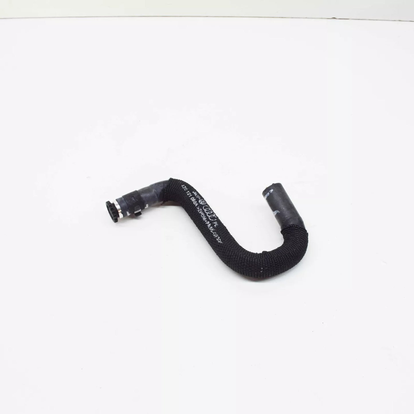 NEW AUDI R8 42 COOLANT HOSE PIPE 420121060A 2015