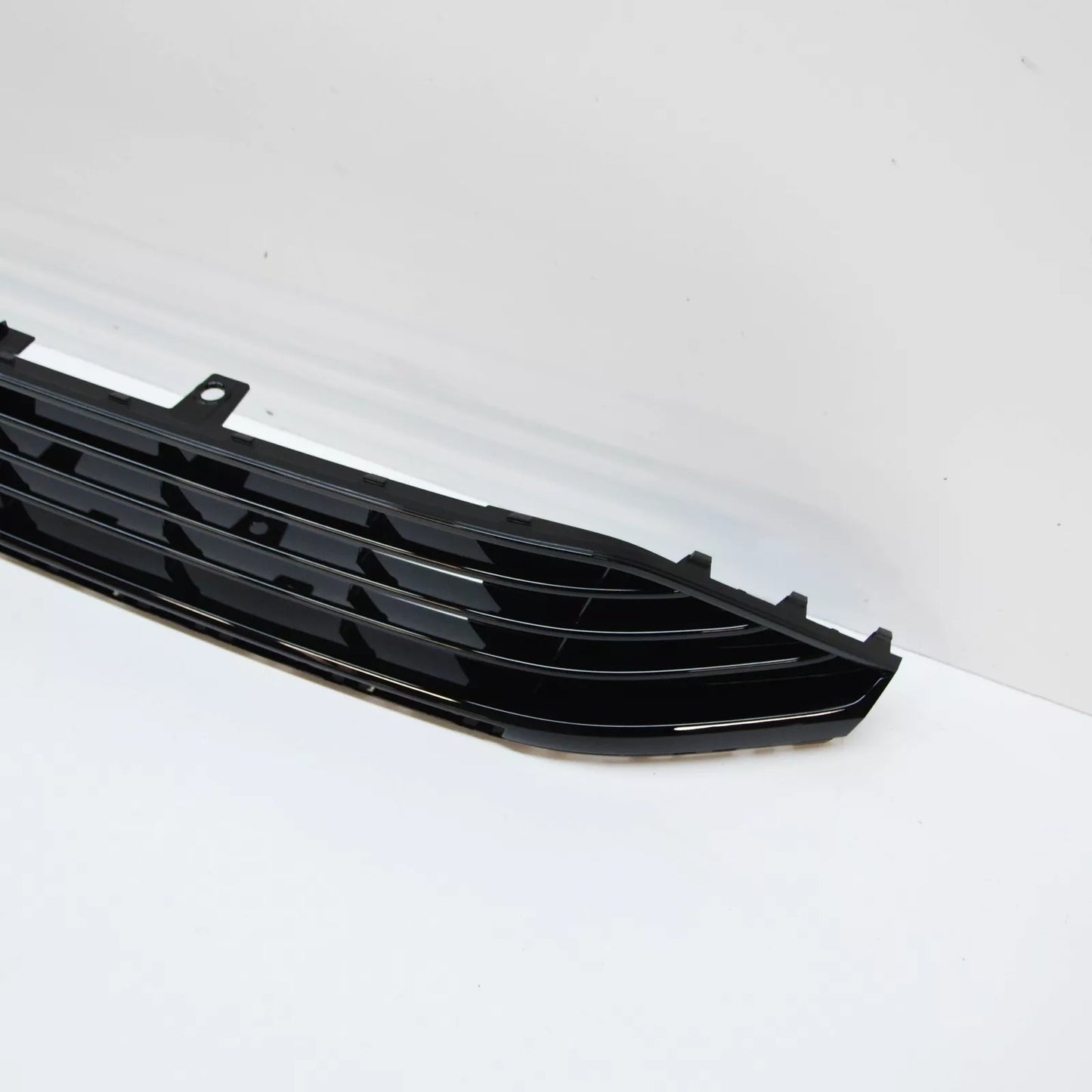 NEW VW PASSAT B8 3G FRONT LOWER VENT GRILLE 3G0853677B 041 3G0853677B041