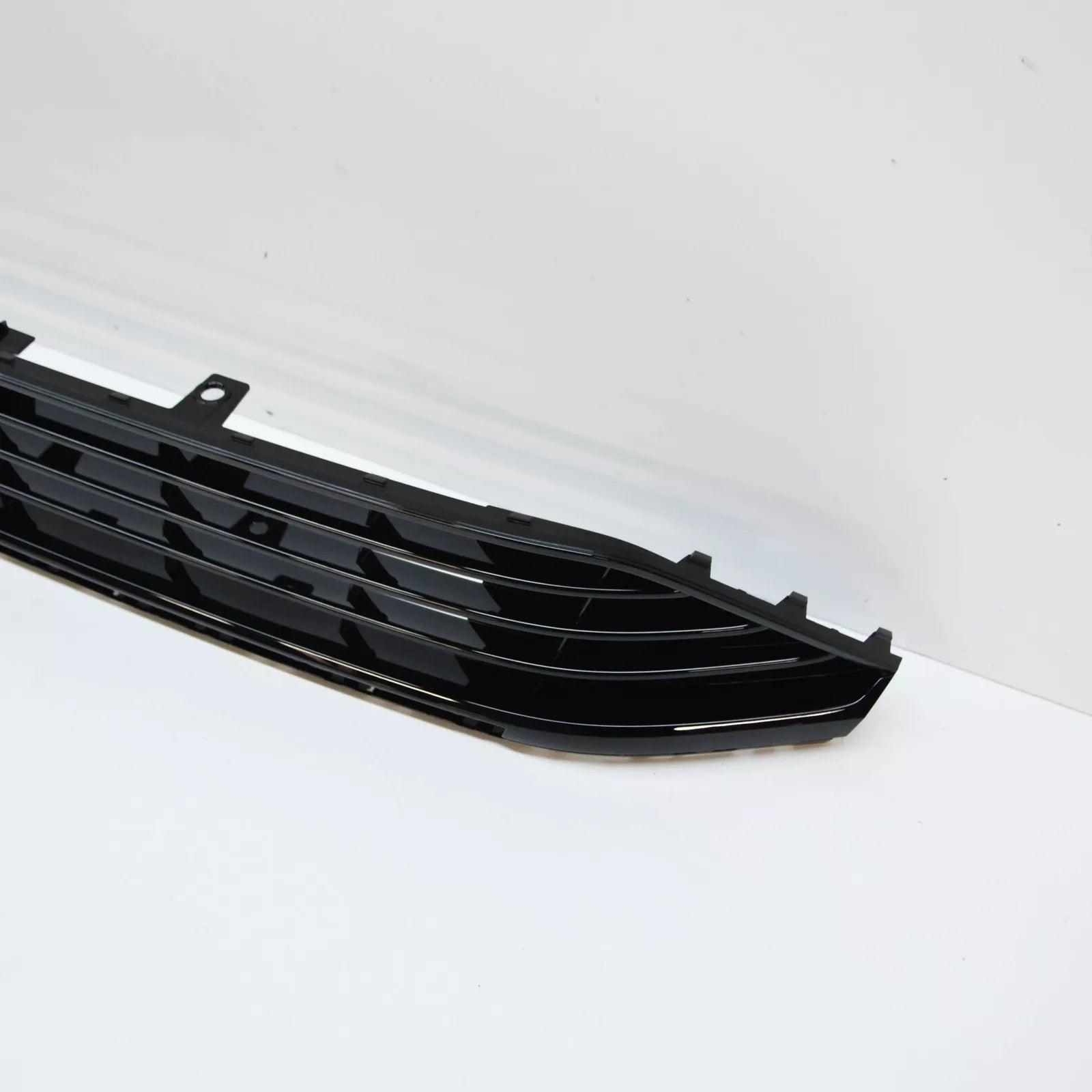 NEW VW PASSAT B8 3G FRONT LOWER VENT GRILLE 3G0853677B 041 3G0853677B041