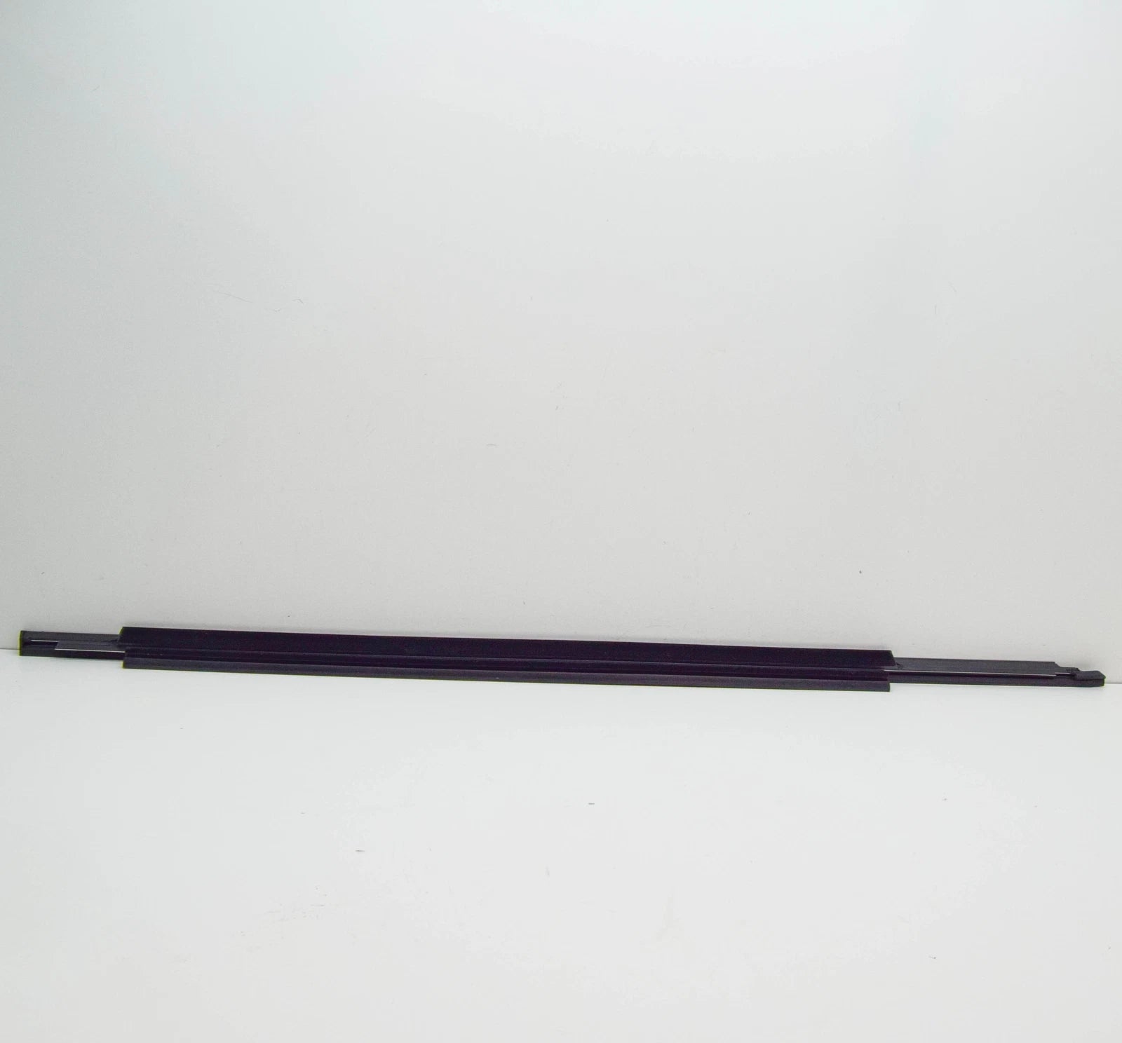 NEW AUDI Q3 8U FRONT LEFT OUTER DOOR WINDOW APERTURE SEAL 8U0837477 ORIGINAL