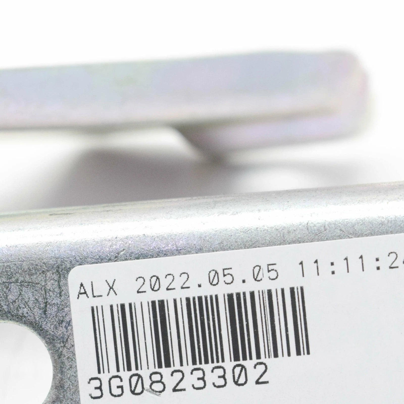 NEW VW PASSAT ALLTRACK B8 FRONT RIGHT BONNET HOOD HINGE 3G0823302