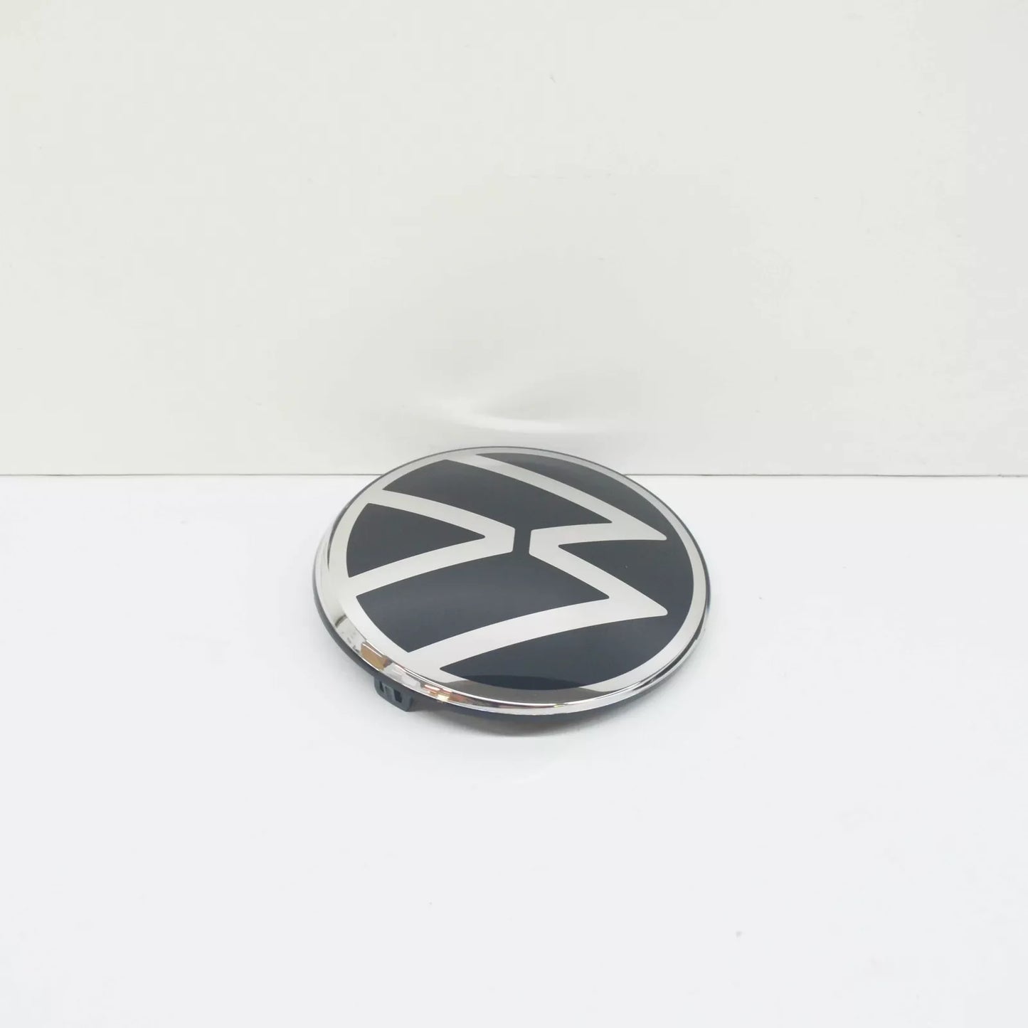 NEW VOLKSWAGEN TOUAREG CR FRONT VW BADGE EMBLEM 760853601EDPJ ORIGINAL