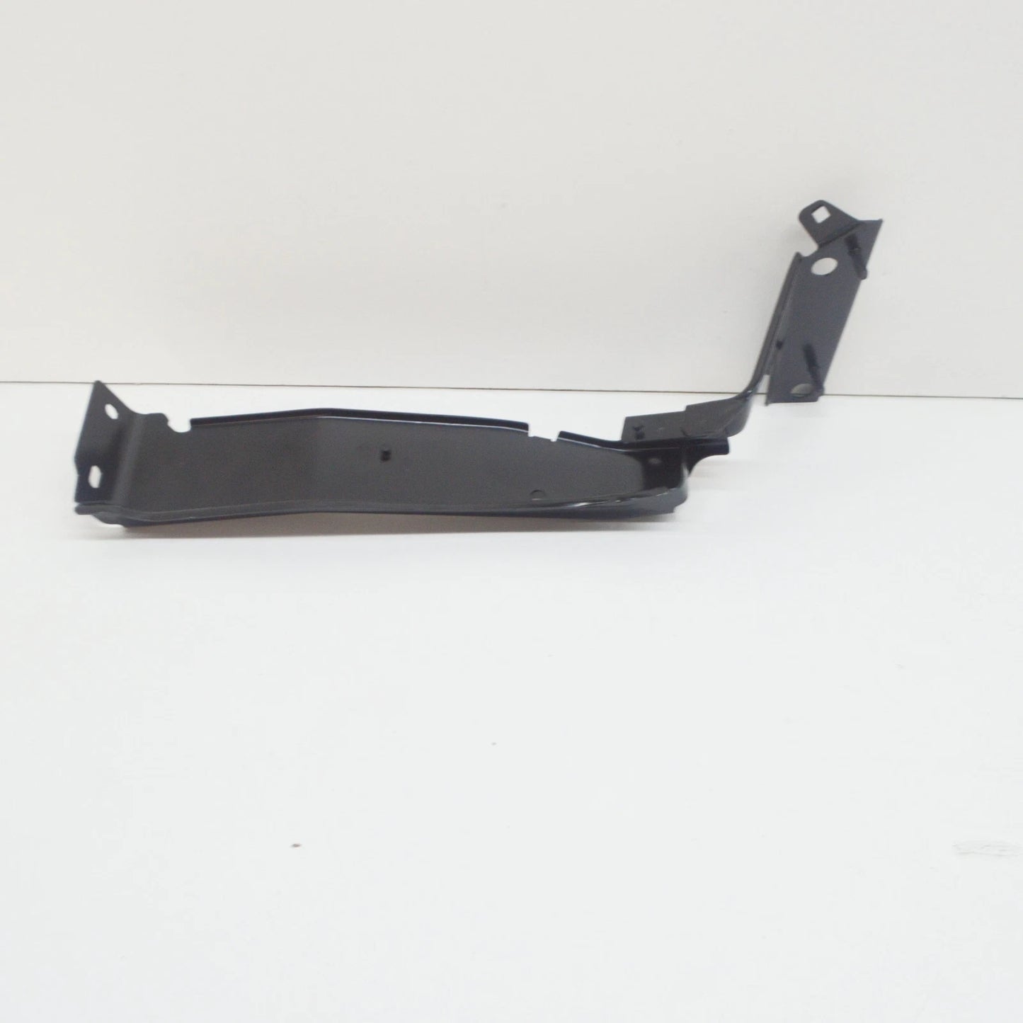 NEW AUDI A4 B8 FRONT RIGHT FENDER LOWER BRACE 8K0821136M