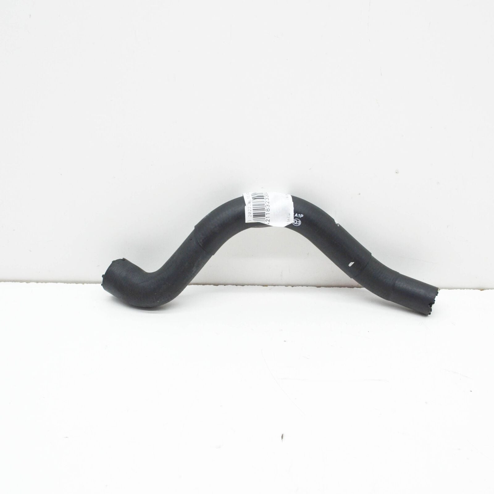 NEW MERCEDES-BENZ E W211 ENGINE COOLANT HOSE A2118323394 ORIGINAL