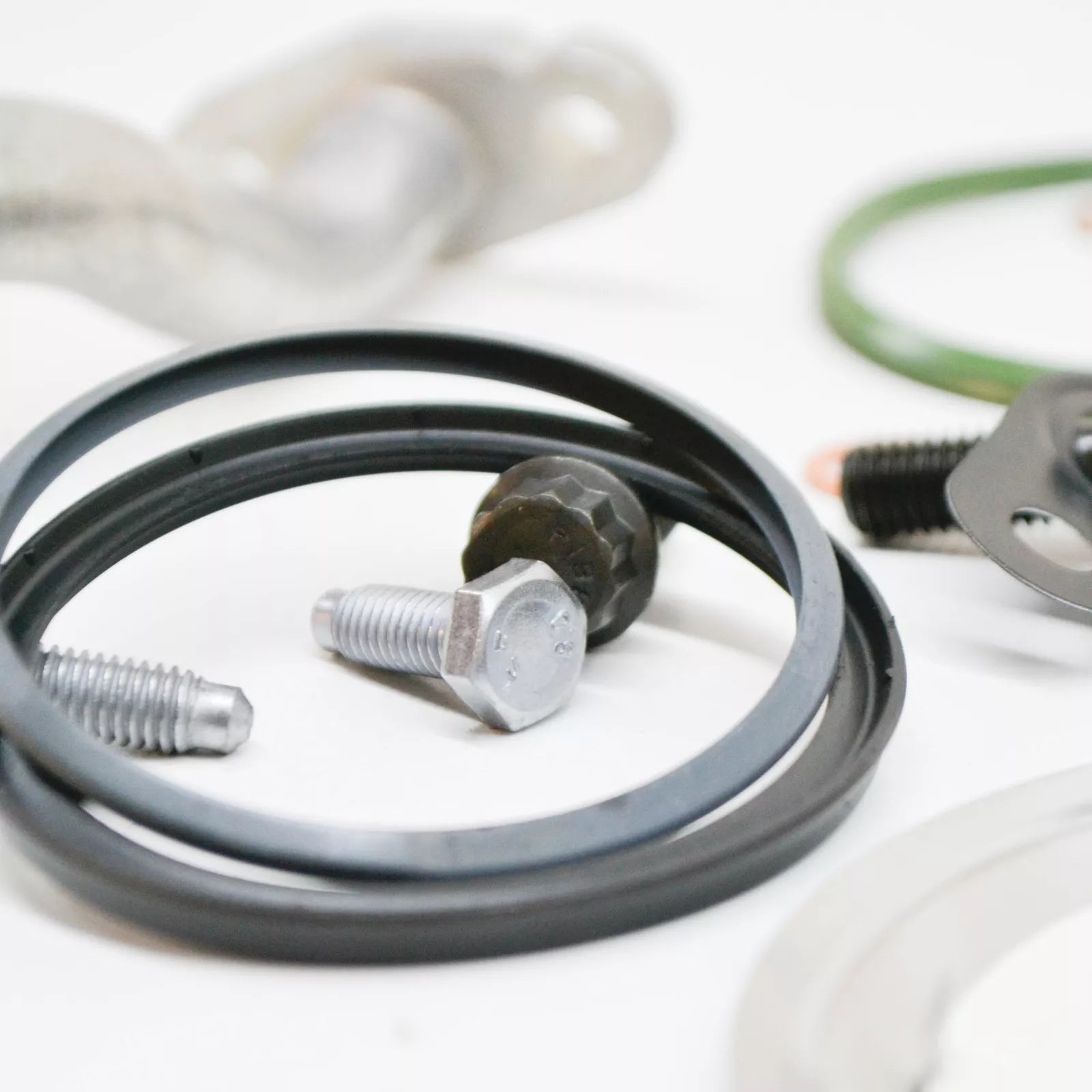 NEW BMW 3 E90 TURBOCHARGER INSTALLATION KIT 11652365501 2365501 ORIGINAL