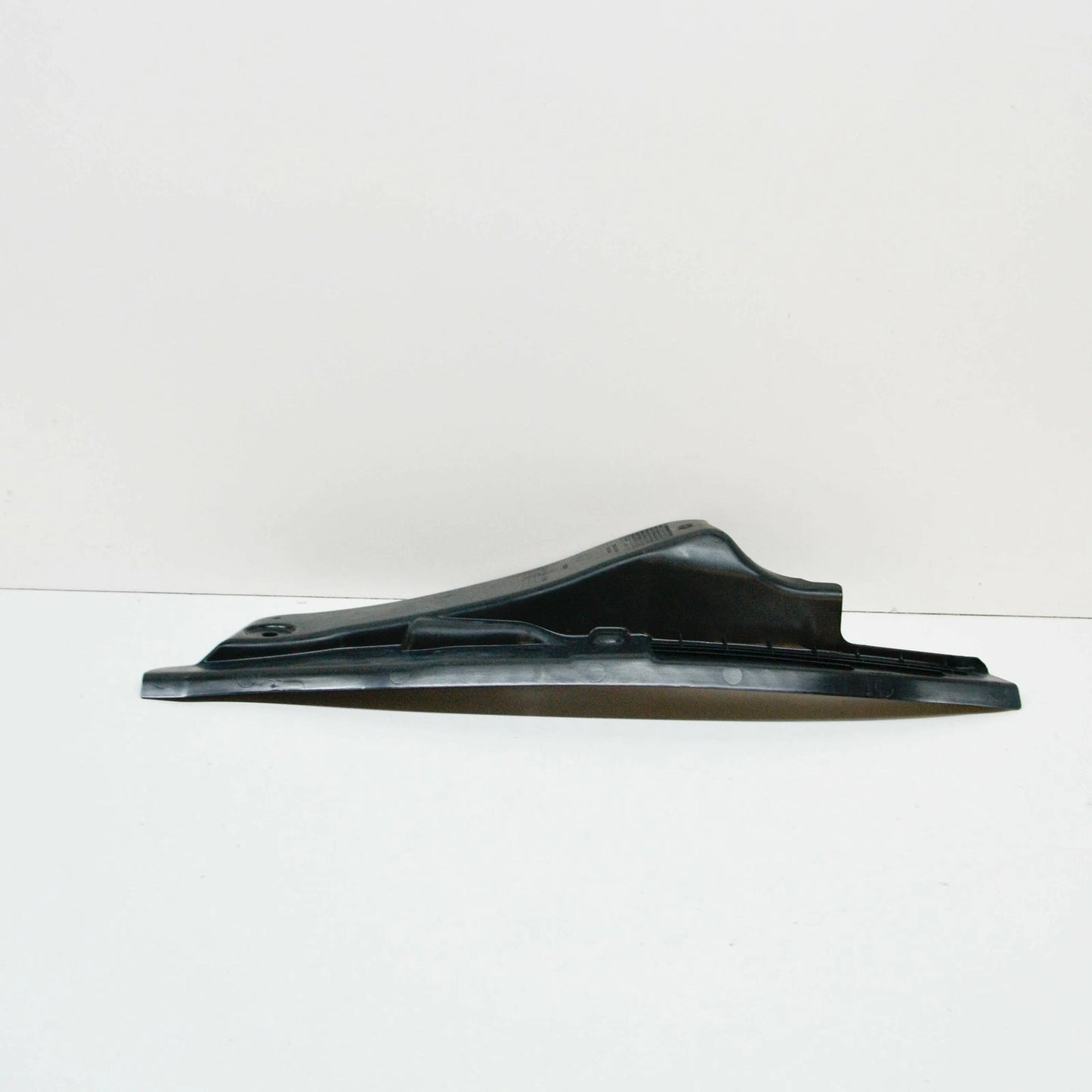 NEW VOLKSWAGEN JETTA A5 FRONT LEFT FENDER CLOSING ELEMENT 1K5821111A ORIGINAL