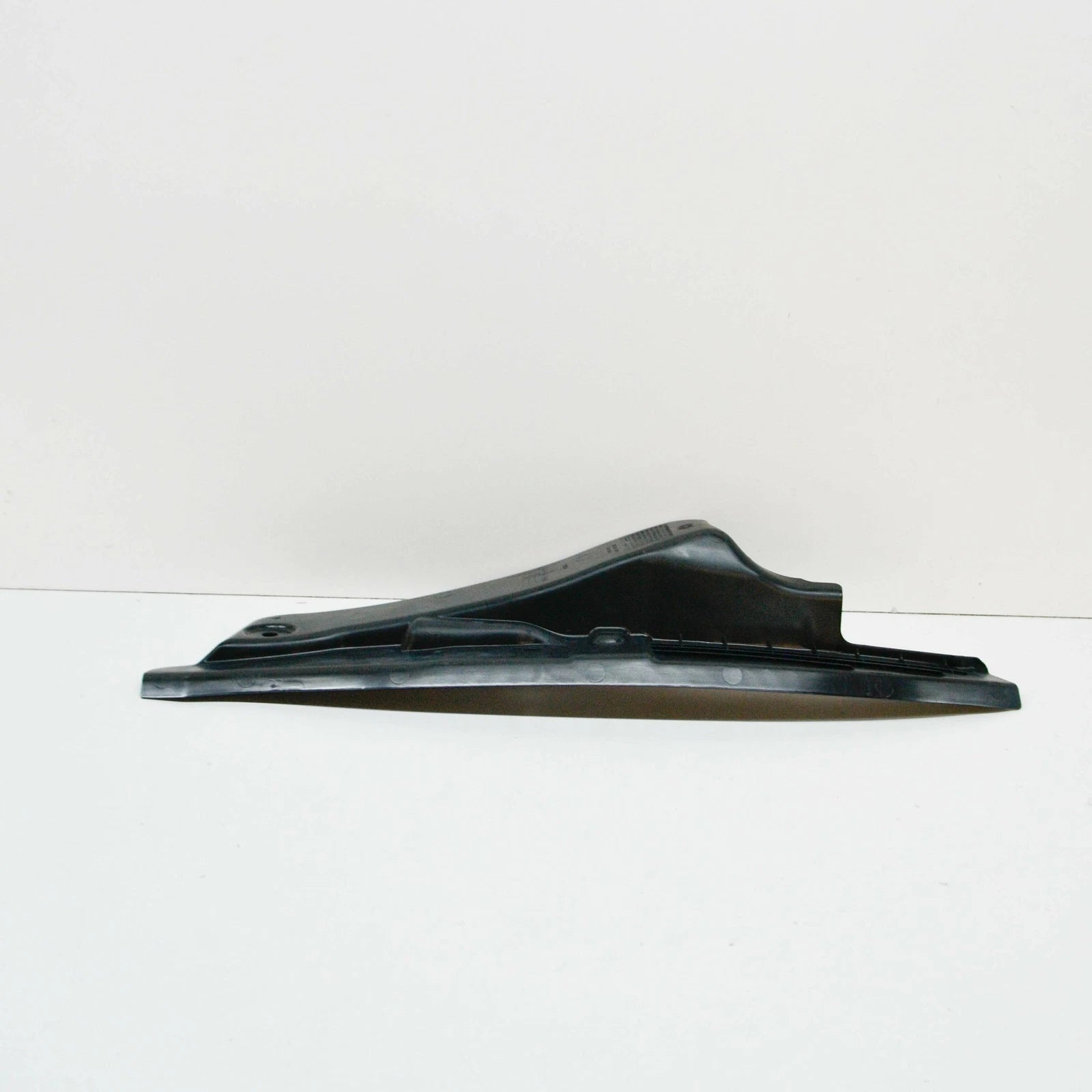 NEW VOLKSWAGEN JETTA A5 FRONT LEFT FENDER CLOSING ELEMENT 1K5821111A ORIGINAL