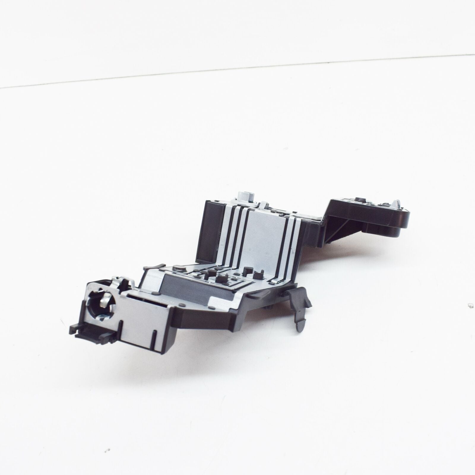 NEW MERCEDES-BENZ CLK C209 REAR RIGHT TAIL LAMP CARRIER A2098200277 ORIGINAL