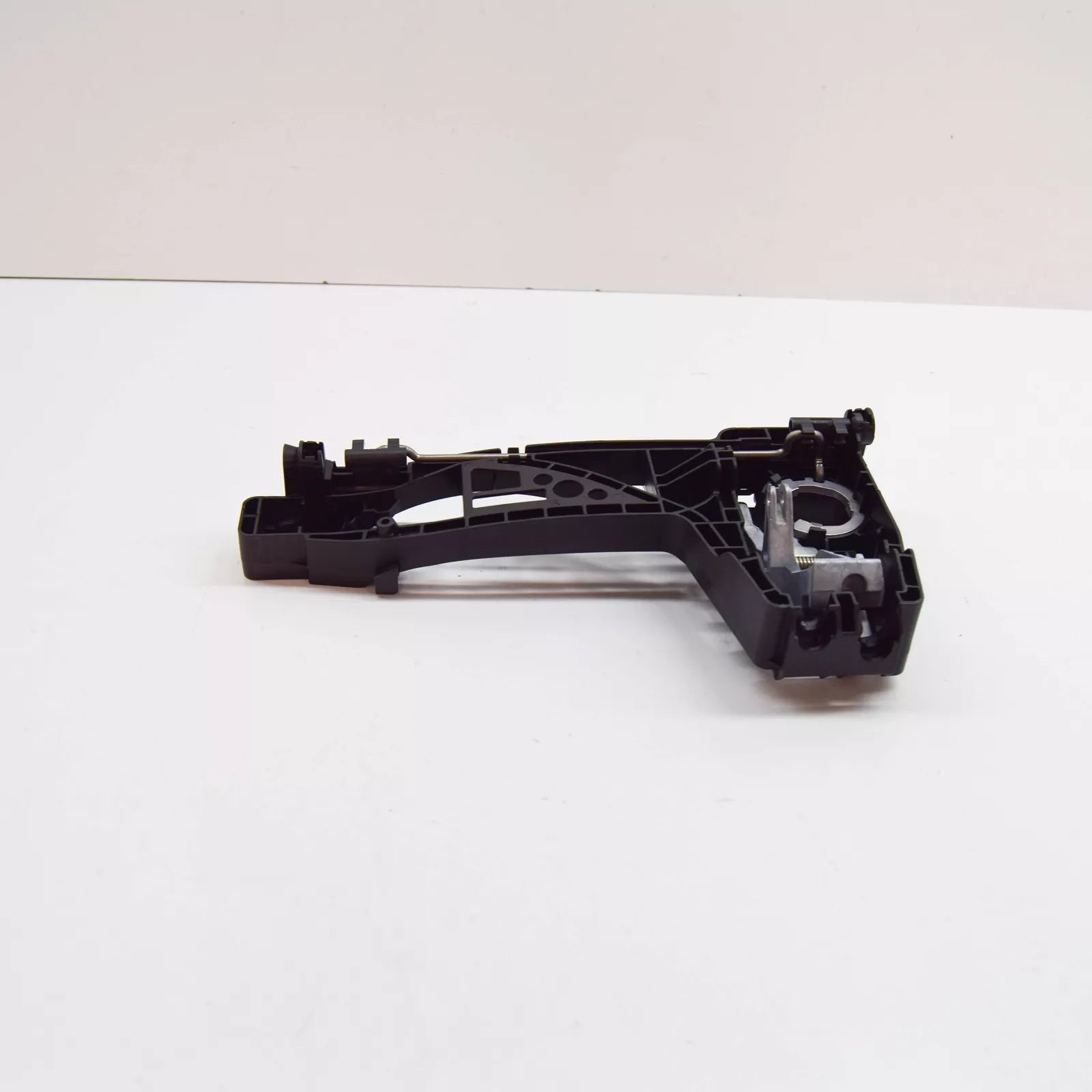 NEW MERCEDES-BENZ SPRINTER 907 REAR-END RH DOOR HANDLE BASE A9107606800 ORIGINAL