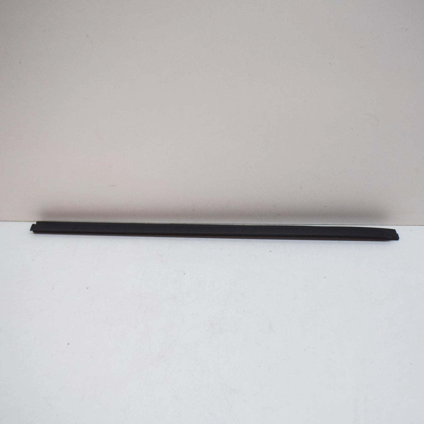 NEW BMW 7 E38 REAR LEFT DOOR SEALING BETWEEN DOOR/ENTRANCE 51228158187 ORIGINAL