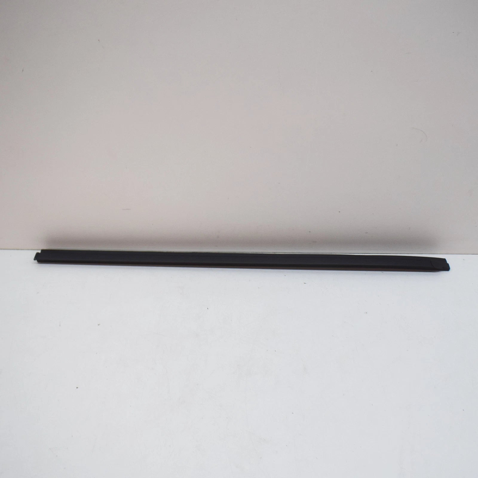 NEW BMW 7 E38 REAR LEFT DOOR SEALING BETWEEN DOOR/ENTRANCE 51228158187 ORIGINAL