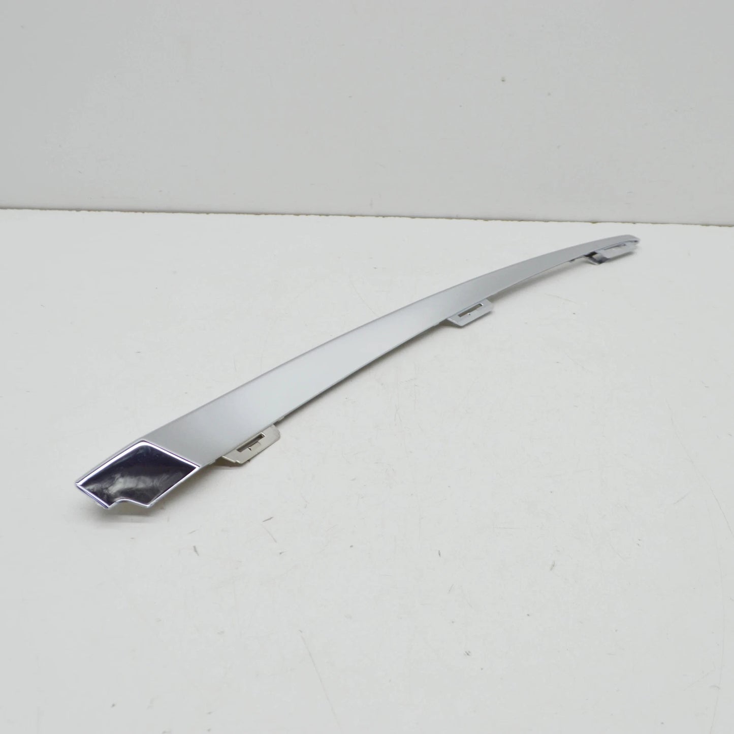 NEW BMW 7 G11 FRONT BUMPER LEFT UPPER MOLDING 51117362693 7362693 2016 ORIGINAL