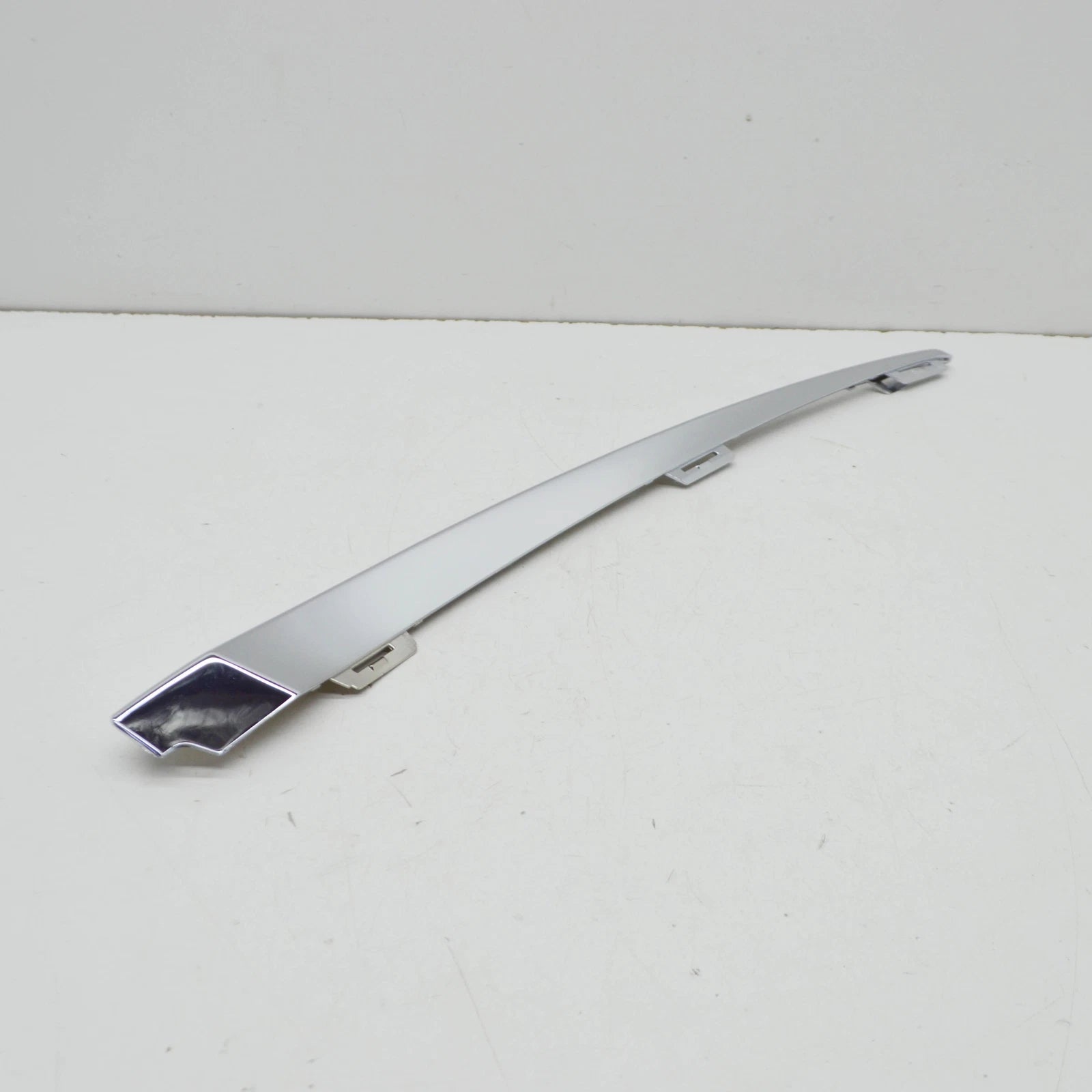 NEW BMW 7 G11 FRONT BUMPER LEFT UPPER MOLDING 51117362693 7362693 2016 ORIGINAL