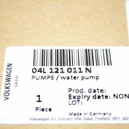 NEW AUDI A3 8V ENGINE WATER PUMP 04L121011N ORIGINAL