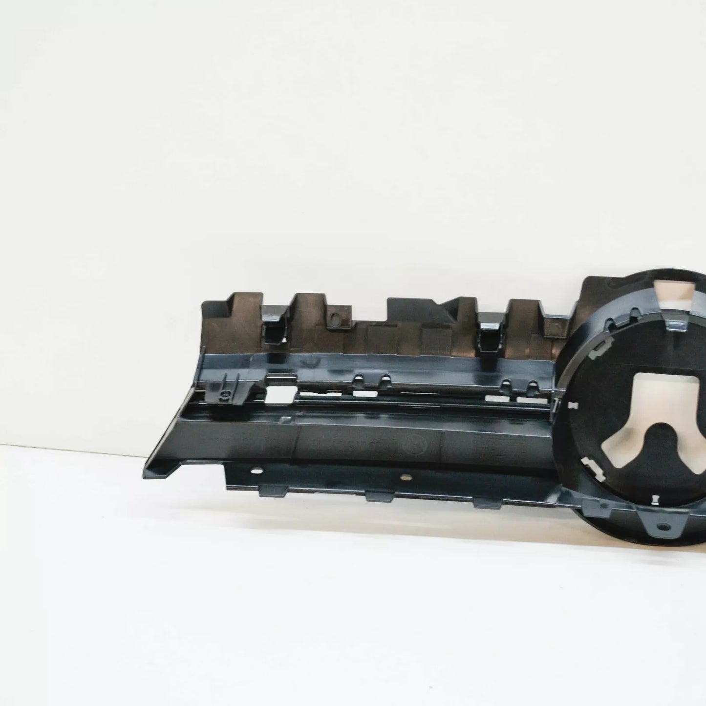 NEW VOLKSWAGEN UP FRONT RADIATOR GRILLE 1S0853653A9B9 ORIGINAL