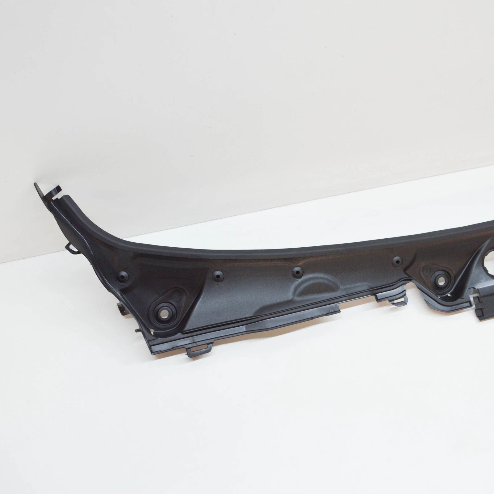 NEW BMW 3 F30, F80 WINDSHIELD COWL PANEL COVER RHD 51717258178 7258178 ORIGINAL