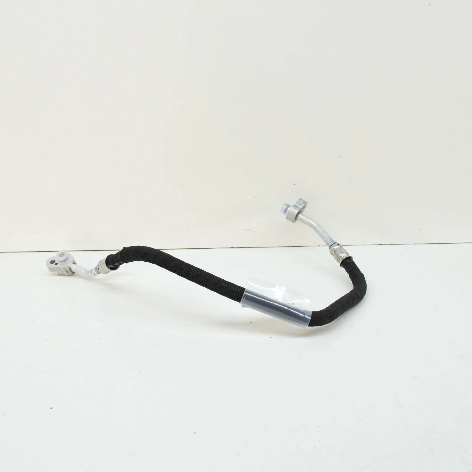 NEW AUDI A4 AVANT B9 A/C AIR CONDITIONING REFRIGERANT PIPE 8W0816721BF ORIGINAL