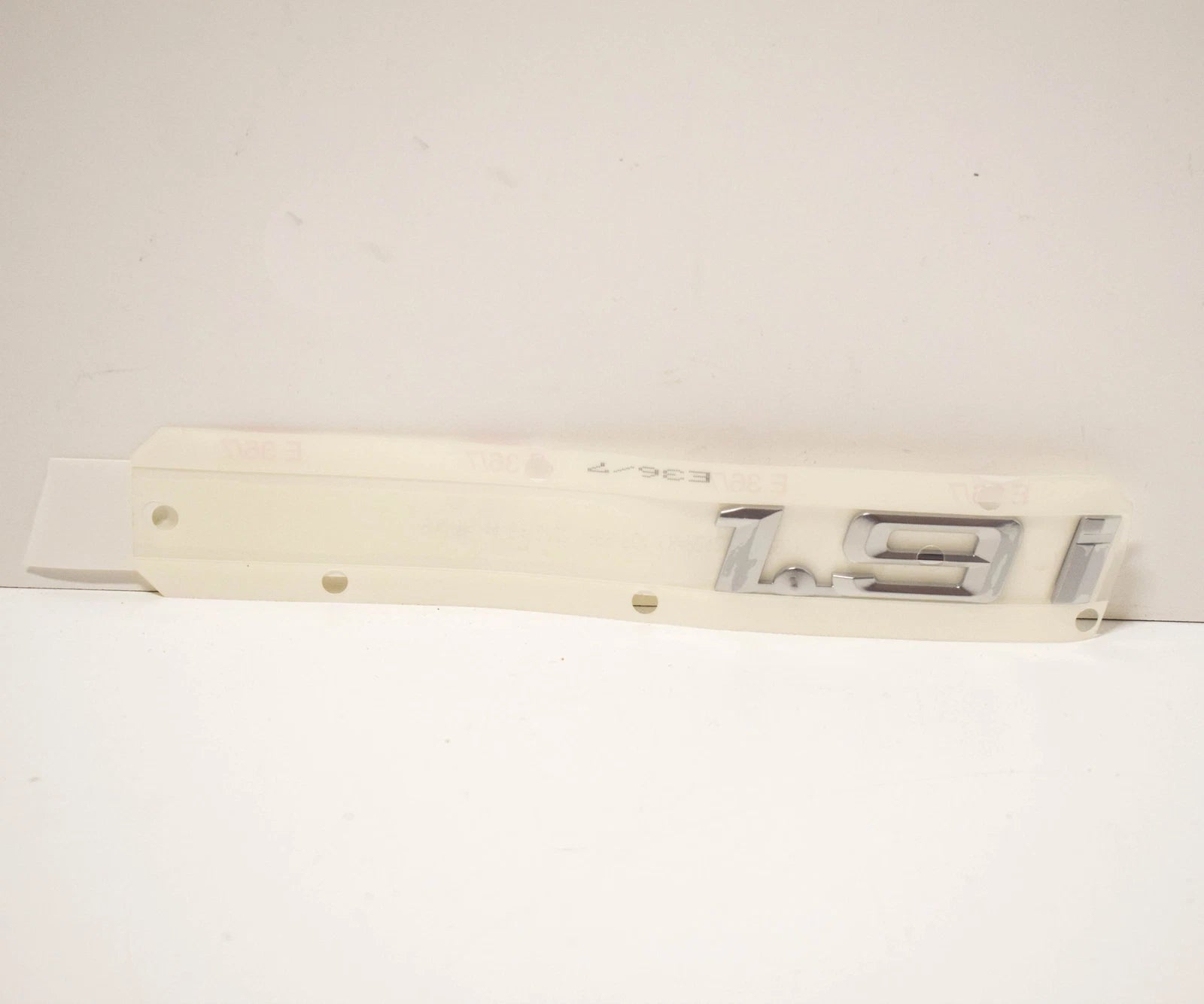 NEW BMW Z3 E36 TRUNK LID 1.9I EMBLEM BADGE LOGO SIGN 51148413707 ORIGINAL