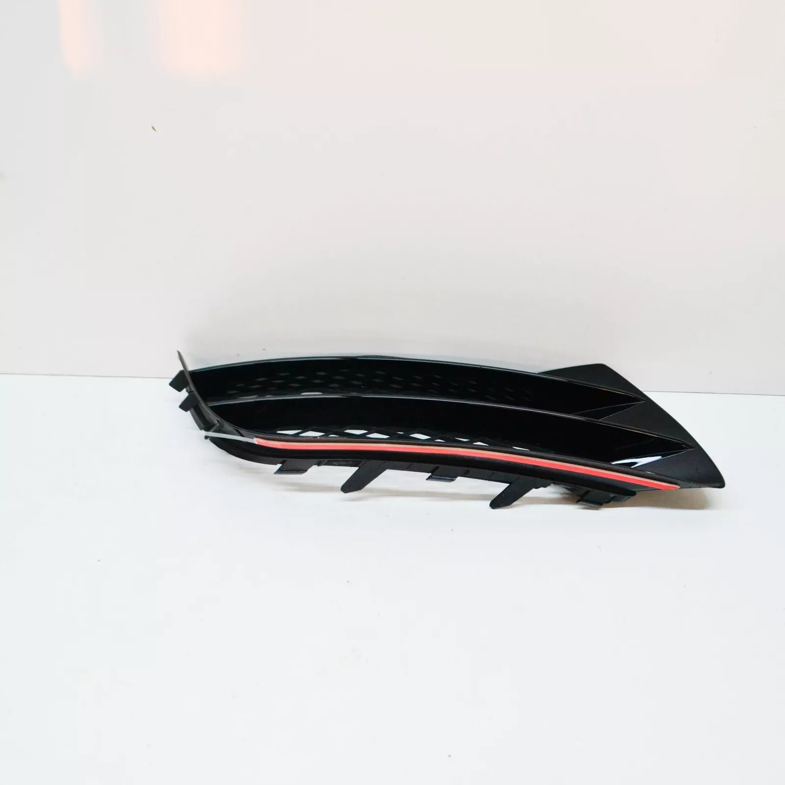 NEW AUDI R8 FRONT BUMPER RIGHT GRILLE 42080768001C 420807680 01C ORIGINAL