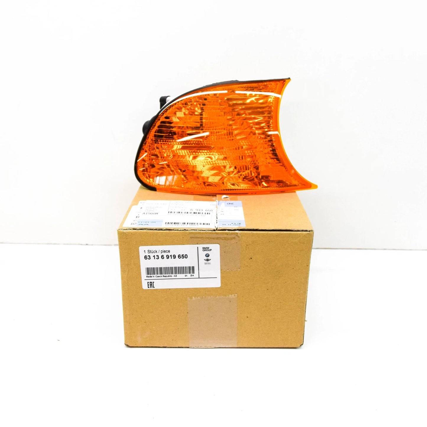 NEW BMW 3 E46 FRONT RIGHT TURN INDICATOR LIGHT 63136919650 6919650 2003 ORIGINAL