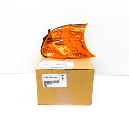 NEW BMW 3 E46 FRONT RIGHT TURN INDICATOR LIGHT 63136919650 6919650 2003 ORIGINAL