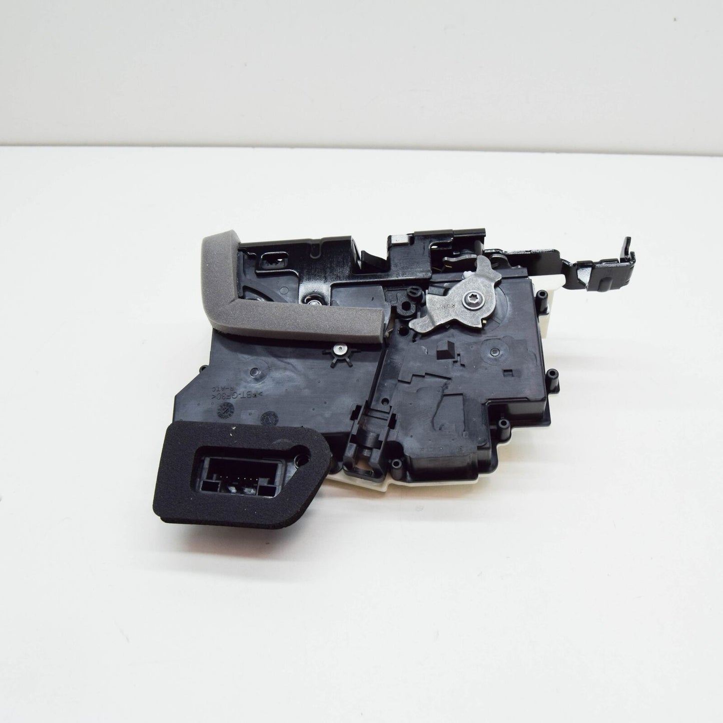 new audi a6 c8 front right door lock lhd 4k1837016l original