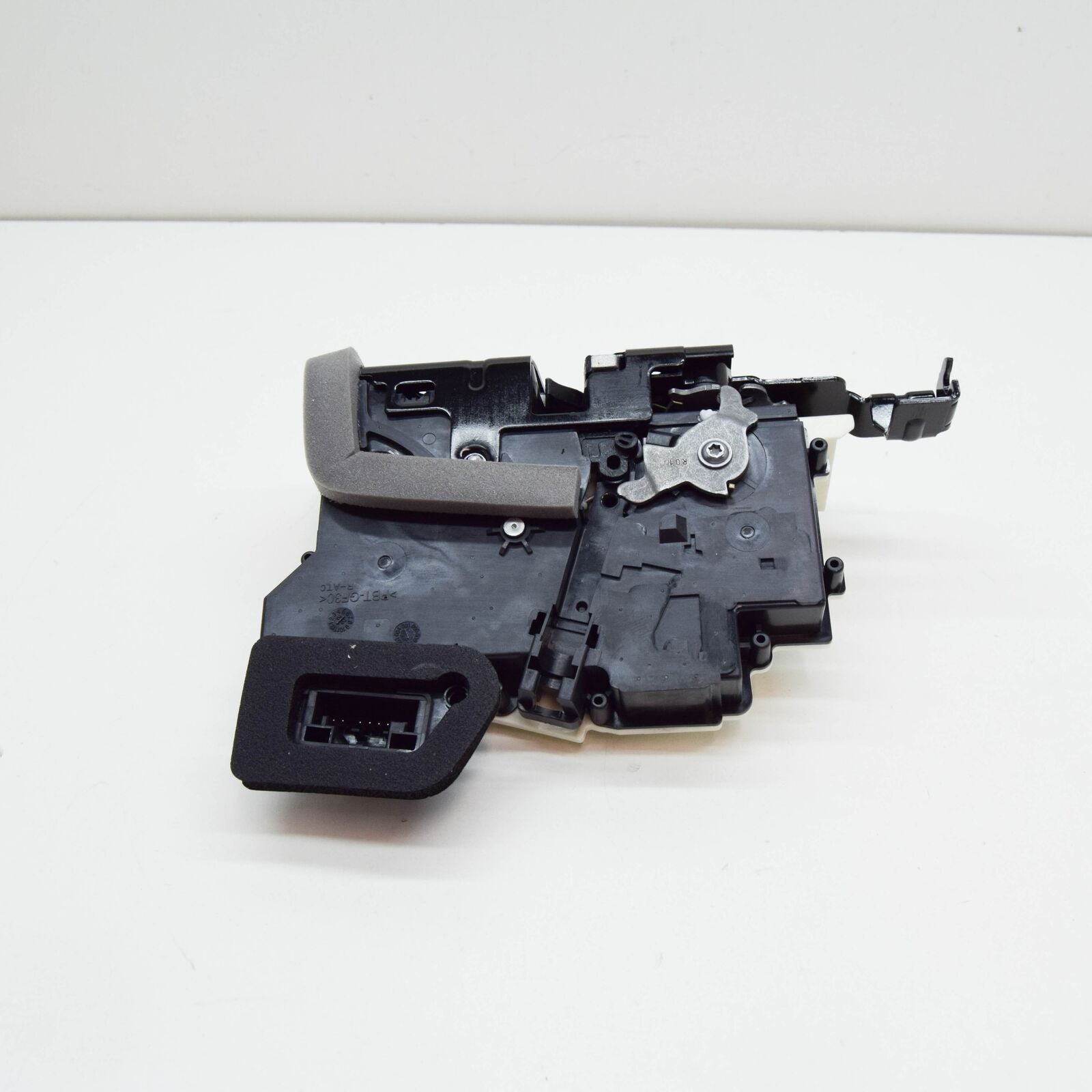new audi a6 c8 front right door lock lhd 4k1837016l original
