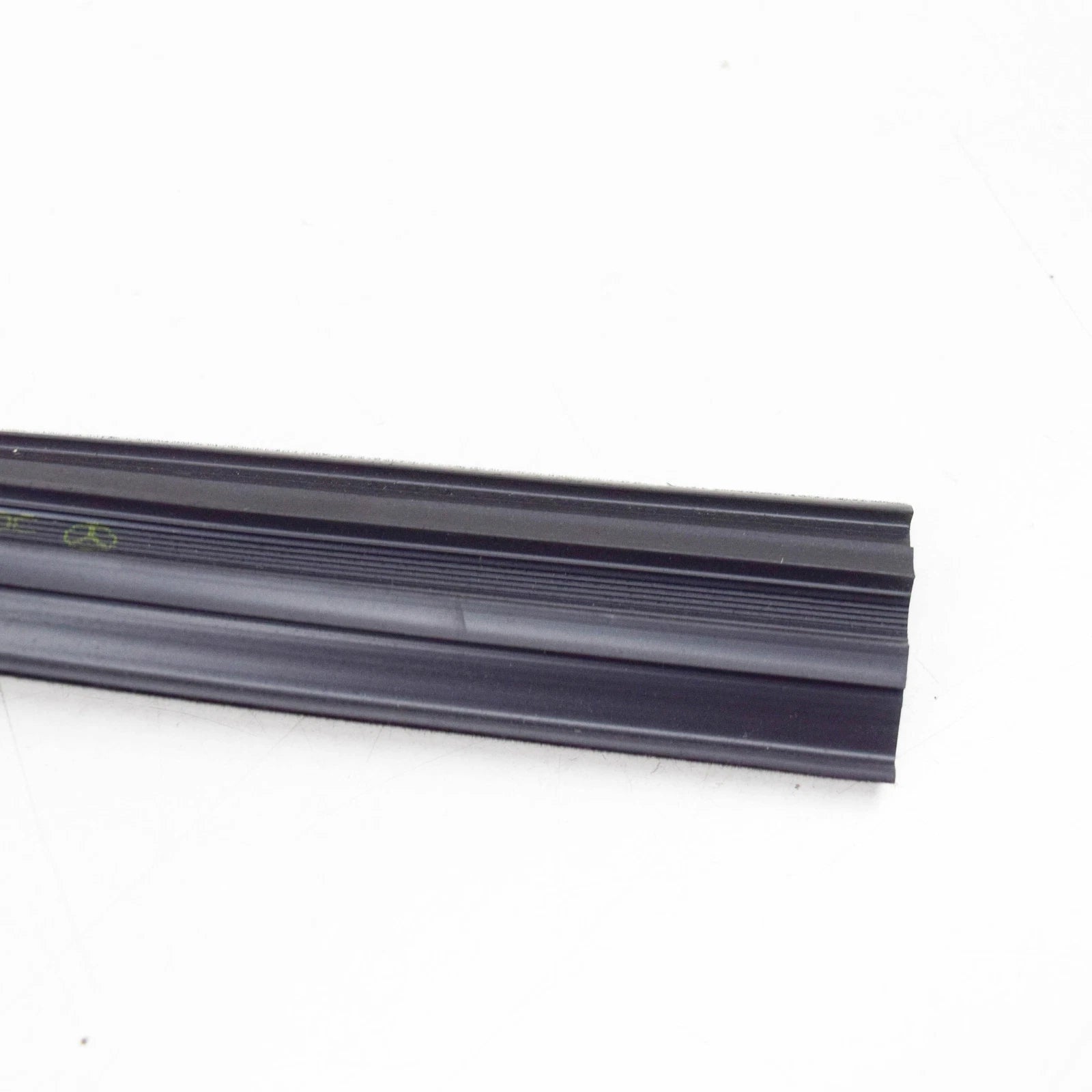 NEW MB E W124 FRONT LEFT DOOR WINDOW RUN SEALING A1247250725 ORIGINAL