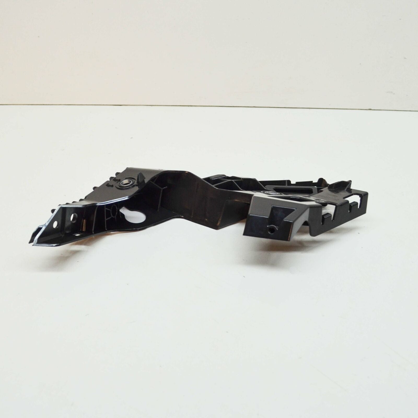 NEW VOLKSWAGEN GOLF MK8 CD1 FRONT LEFT BUMPER BRACKET 5H0807049D ORIGINAL