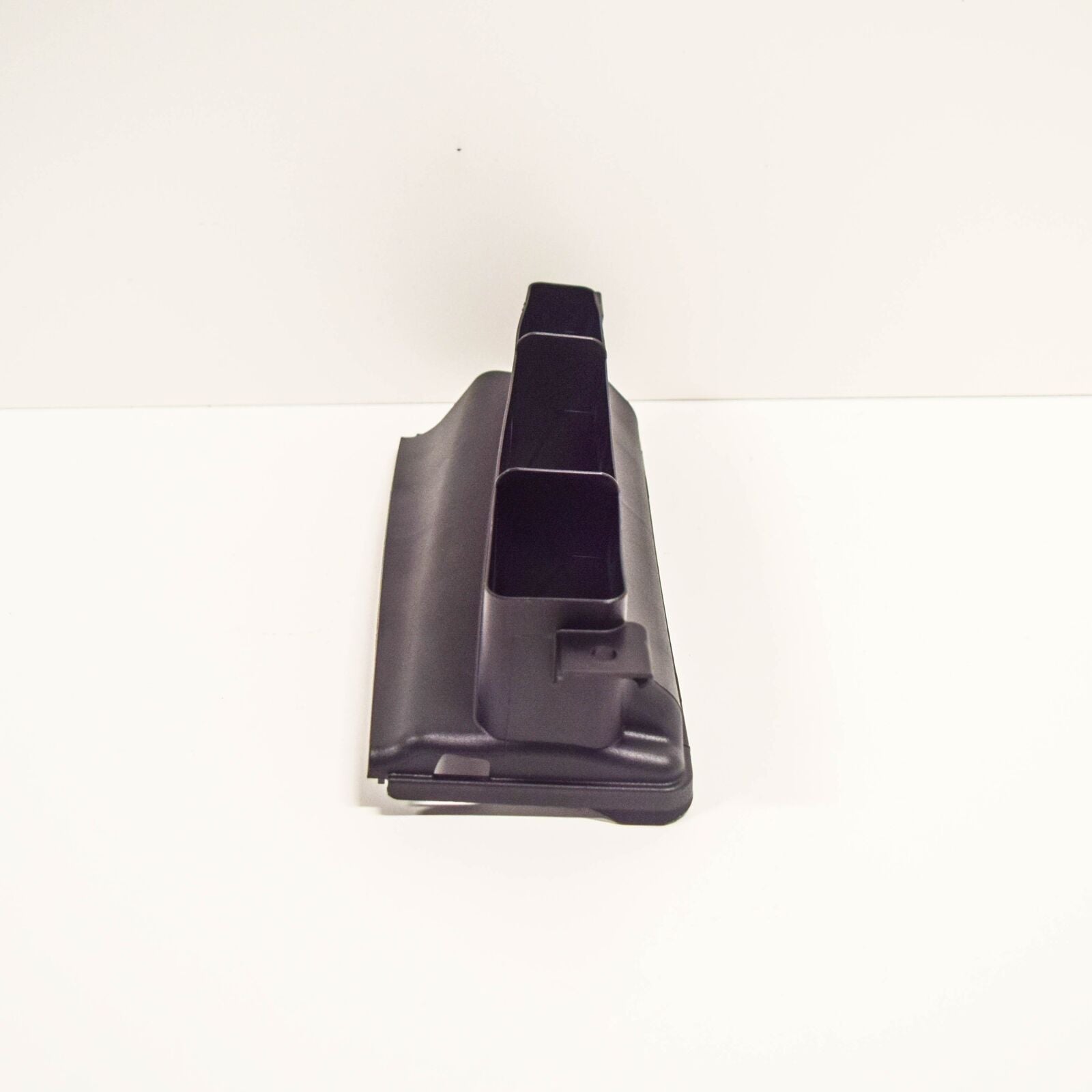 NEW VOLKSWAGEN JETTA MK6 SATIN BLACK AIR GUIDE CHANNEL 5P08059719B9 ORIGINAL