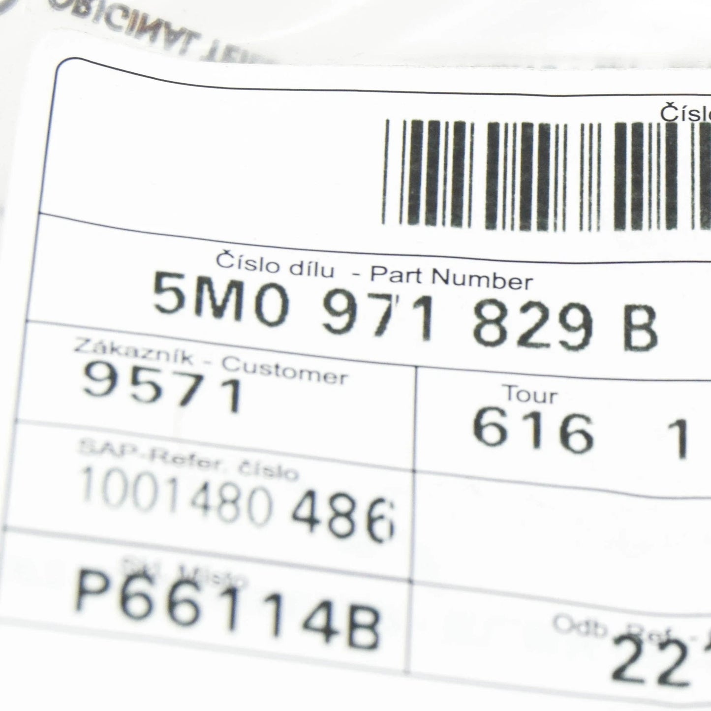 NEW VW GOLF VI 5K MK6 REAR TAILGATE GROMMET 5M0971829B ORIGINAL