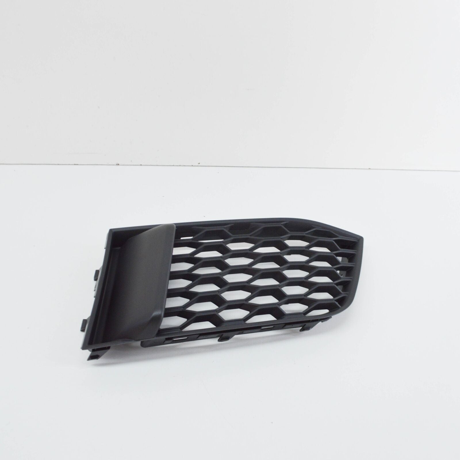 NEW AUDI TT FV FRONT LEFT AIR GUIDE GRILLE 8S0807681H9B9 ORIGINAL