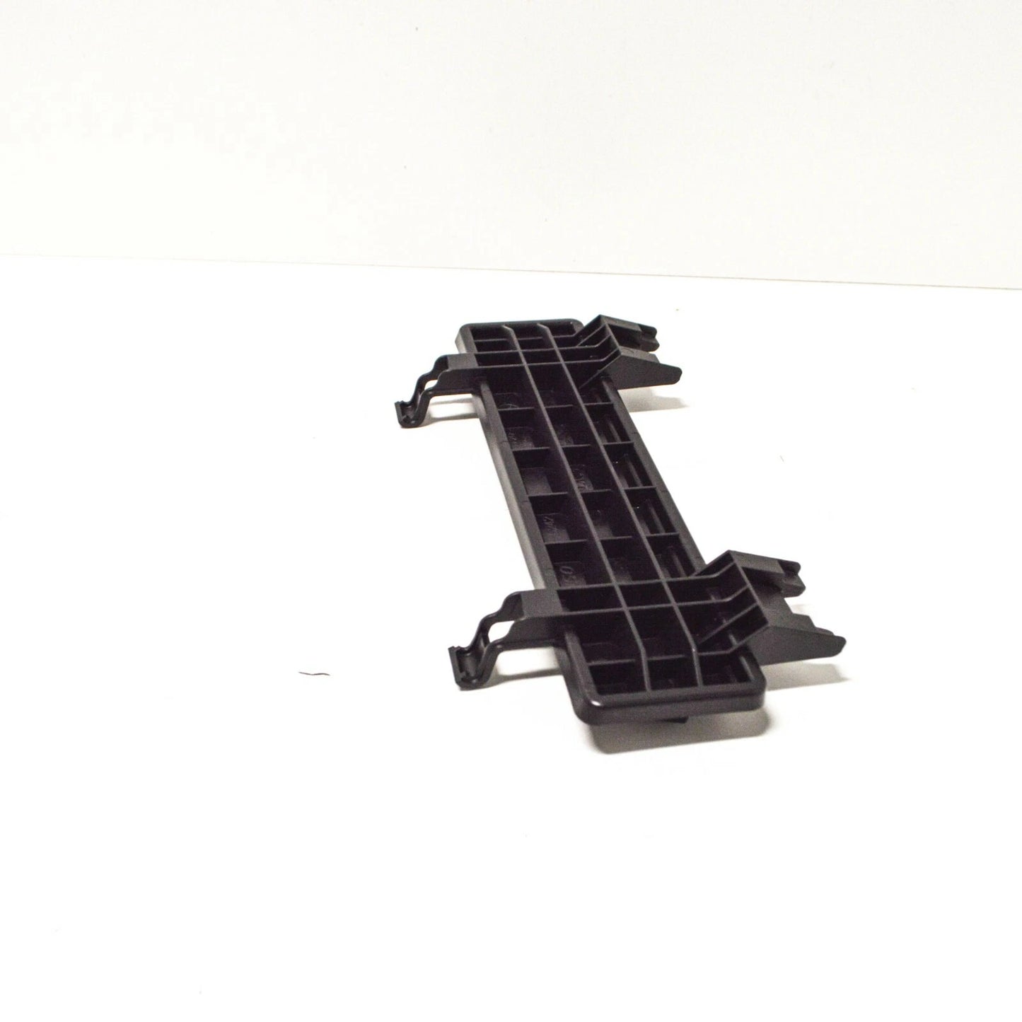 NEW MERCEDES BENZ GLA X156 AIR FILTER COVER CAP A2468300142 64