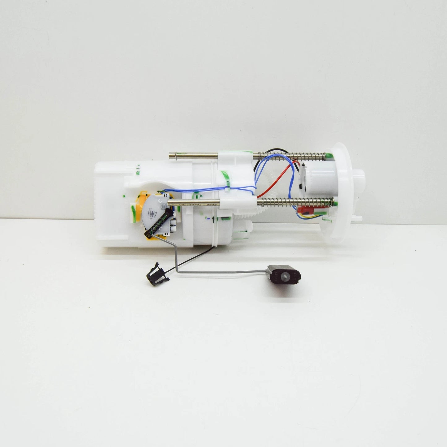 NEW BMW X5 E70 FUEL PUMP 16117207599 7207599 ORIGINAL